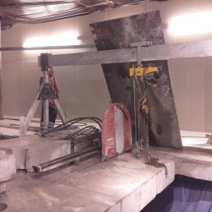 Cutting concrete and reinforced concrete with diamond wall circular saws